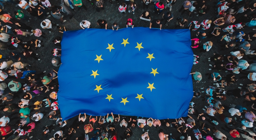 Shutterstock 2459225475