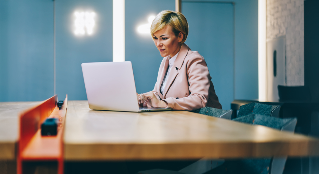 shutterstock_woman-on-computer.jpg