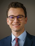 https://www.asser.nl/about-the-institute/whos-who/Le%C3%B3nCastellanos-Jankiewicz