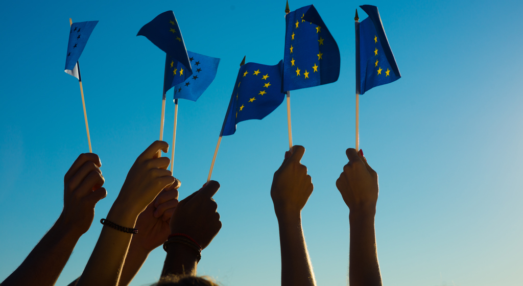 shutterstock_eu-flags.jpg