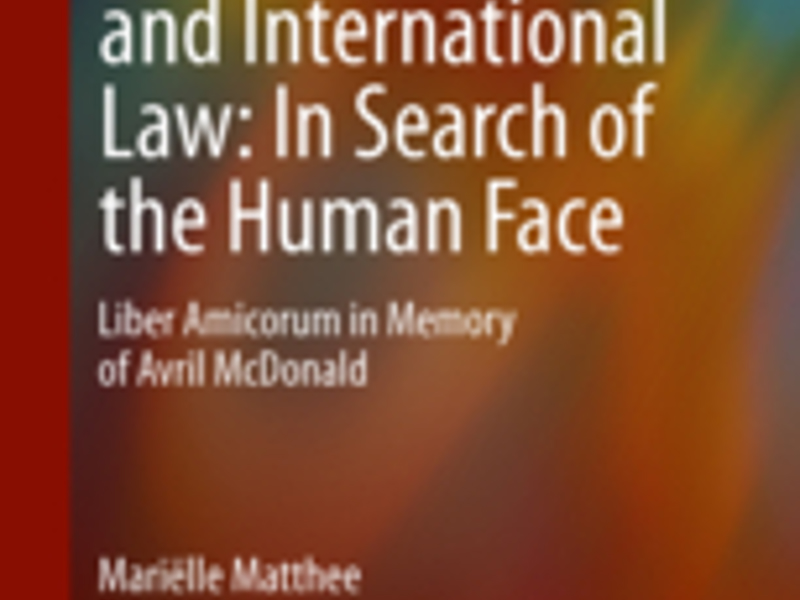 20130621T094036-Frontcover LA Avril.jpg