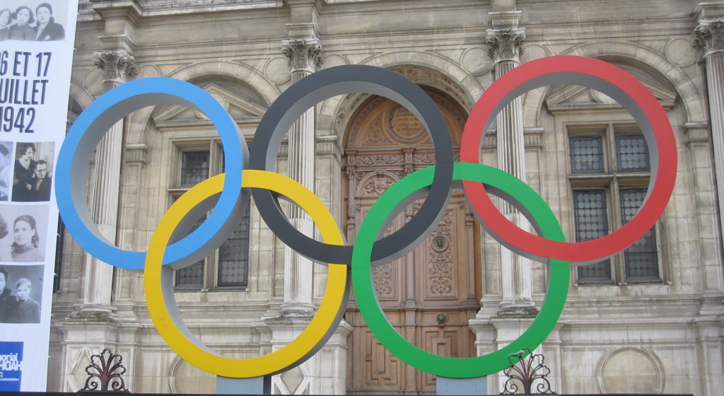 olympic_rings_at_the_ho-tel_de_ville.jpg
