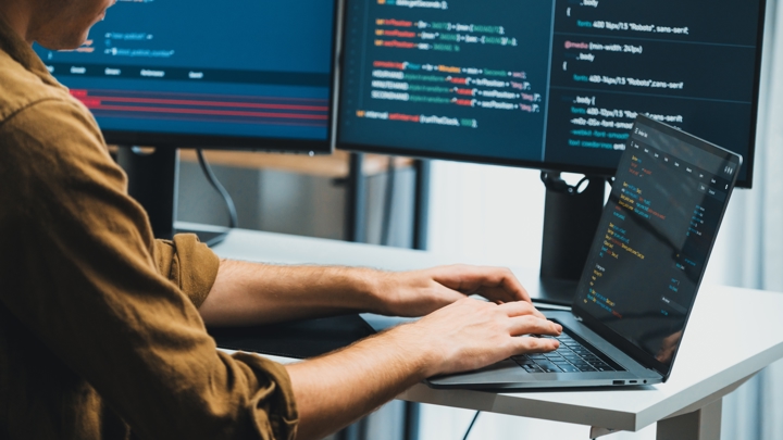 Shutterstock 2536676195