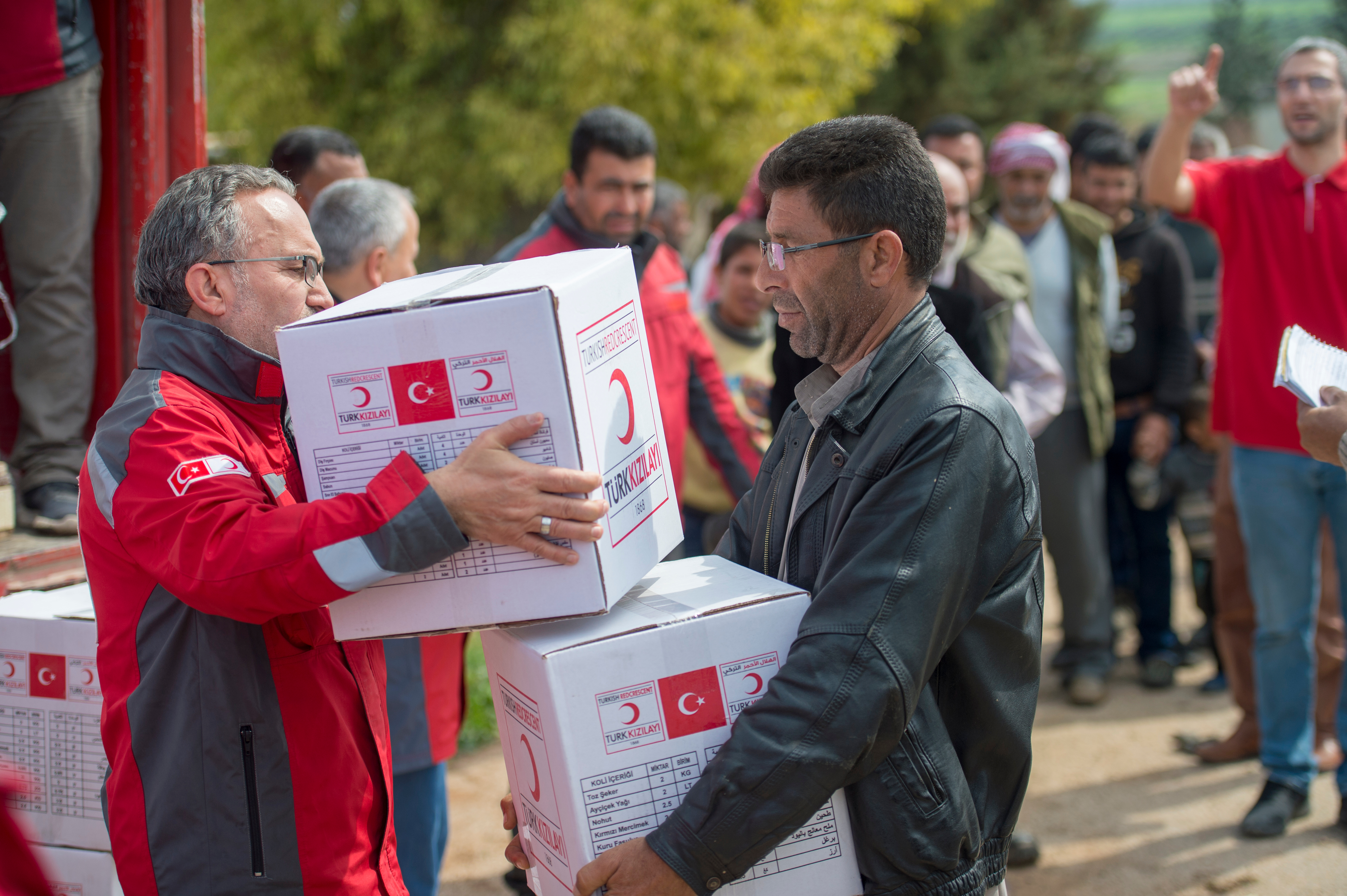 shutterstock_turkish-humanitarian-relief-in-syria.jpg