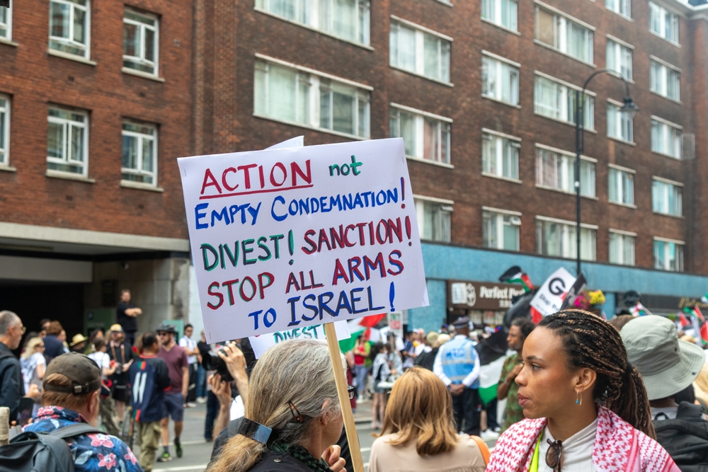 Shutterstock 2665127475