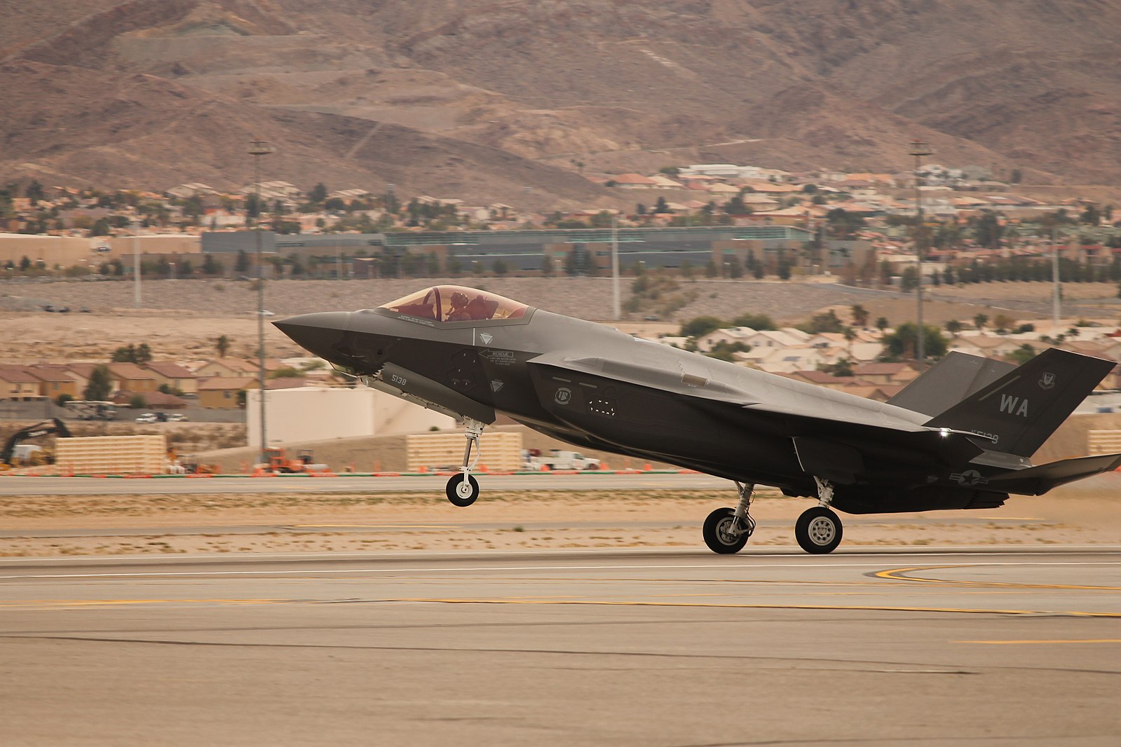 usaf_f-35a_lightning_ii_landing_3.jpg
