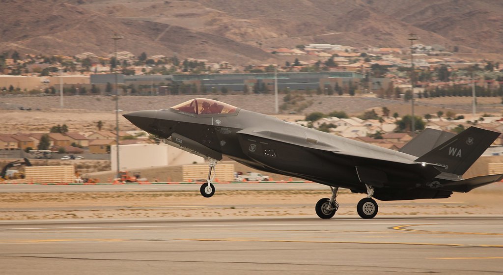 usaf_f-35a_lightning_ii_landing_3.jpg