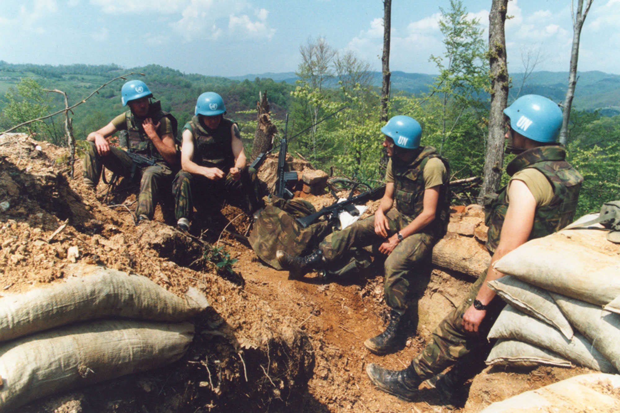 07241995_dutchbat_soldaten_in_bosnie_www_defensie_nl_cc0jpg-crop-plus834plus510-800a54bcd73ab4922c7bf85440767b0b.jpg