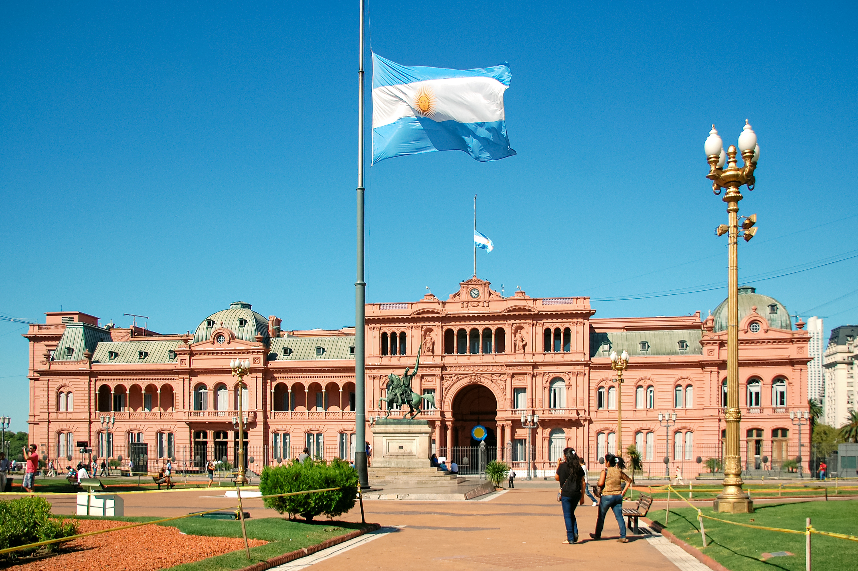 buenosaires-istock-1314143866.jpg