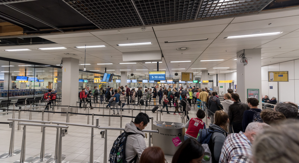 shutterstock_passport-control-schiphol.jpg